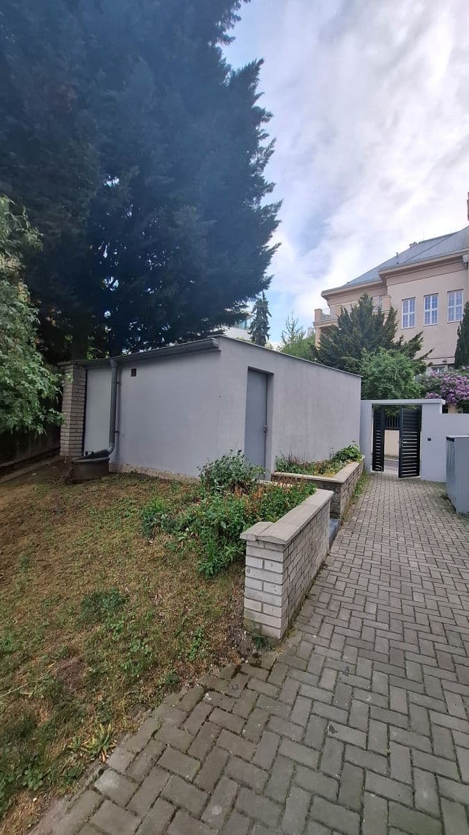 Prenájom garáže 20 m², Praha, Praha Prenájom garáže 20 m², Praha, Praha