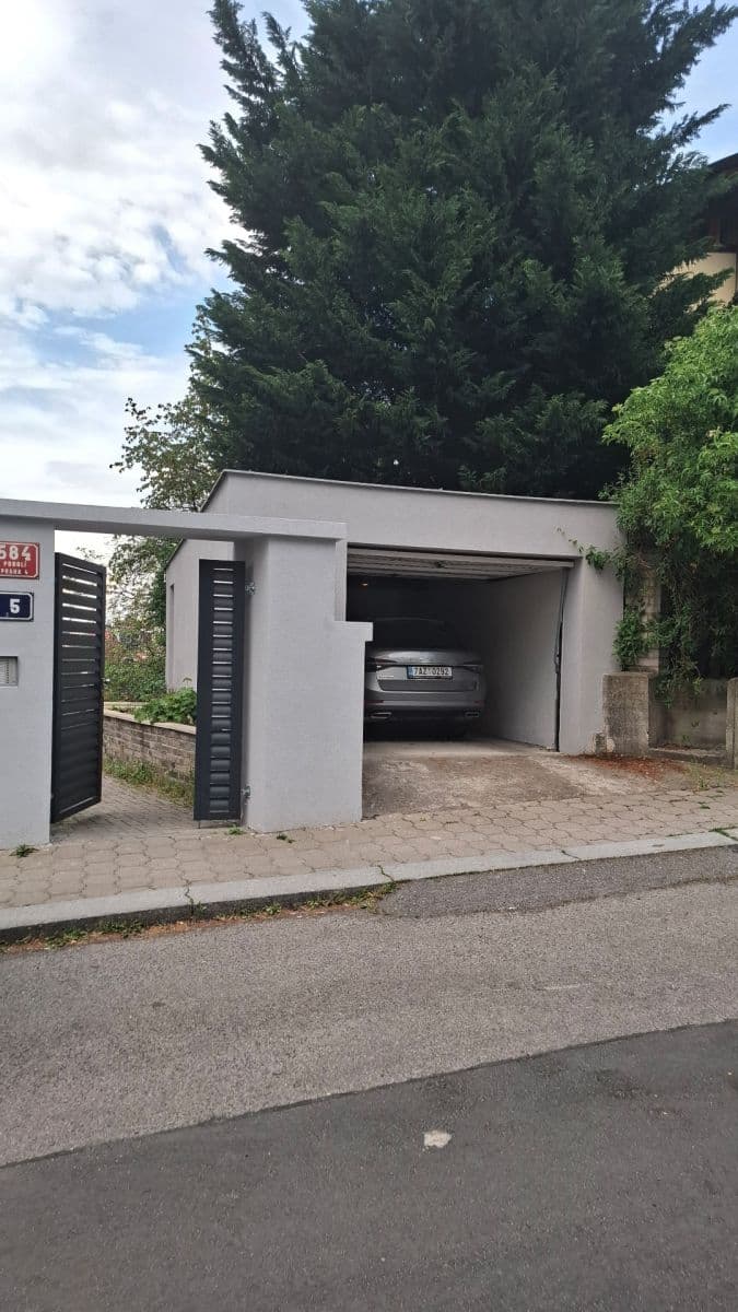 Prenájom garáže 20 m², Praha, Praha Prenájom garáže 20 m², Praha, Praha