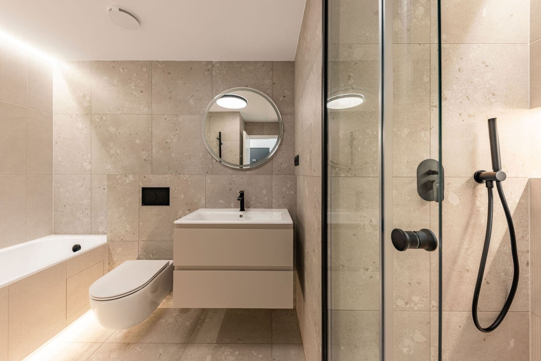 Predaj bytu 3-izbový 70 m², Jažlovická, Praha, Praha Predaj bytu 3-izbový 70 m², Jažlovická, Praha, Praha