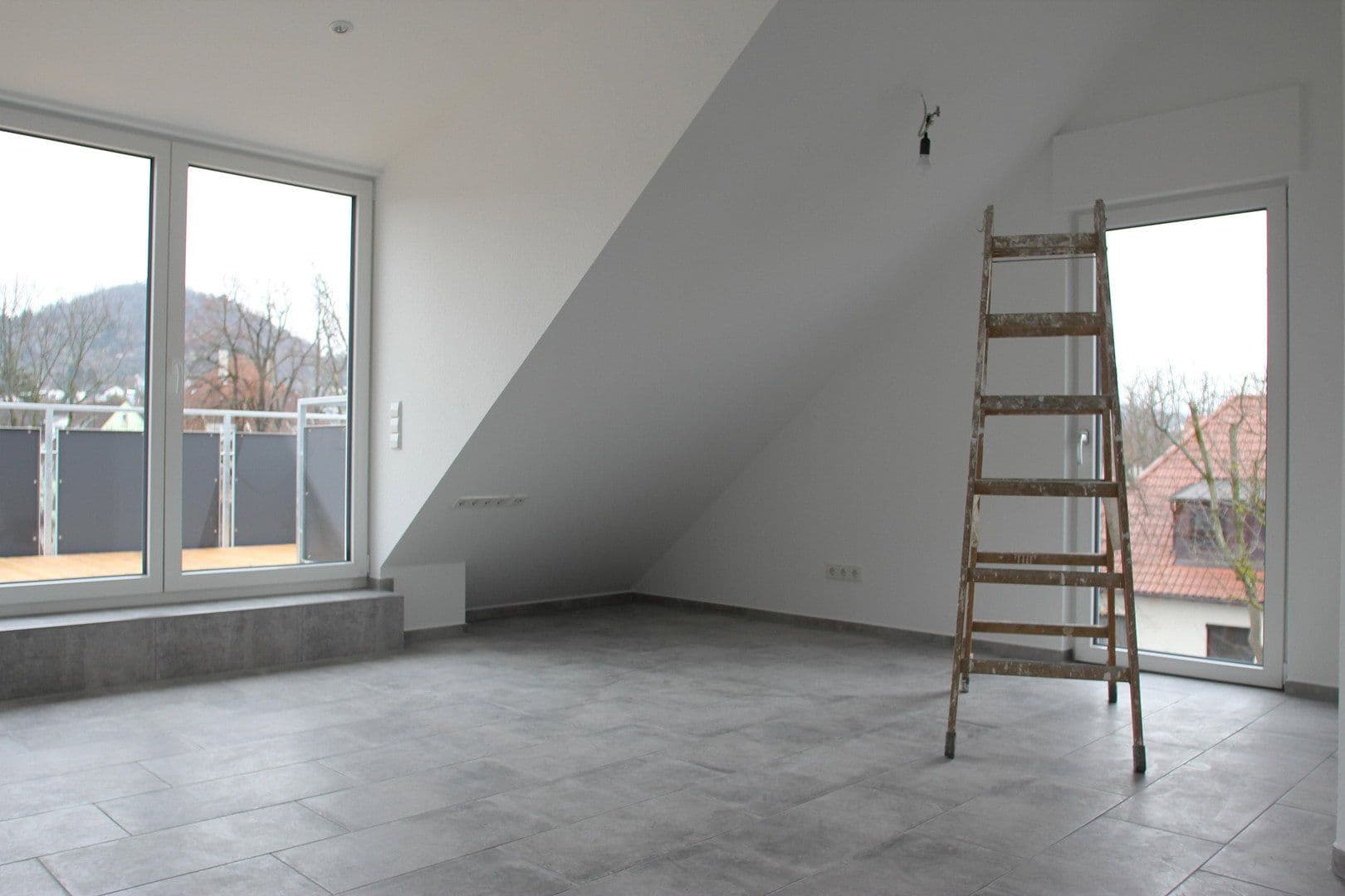 Prenájom bytu 2-izbový 85 m², Reutlingen, Bádensko-Wurttembersko Prenájom bytu 2-izbový 85 m², Reutlingen, Bádensko-Wurttembersko