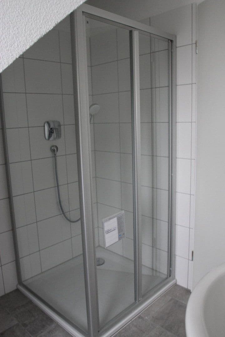 Prenájom bytu 2-izbový 85 m², Reutlingen, Bádensko-Wurttembersko Prenájom bytu 2-izbový 85 m², Reutlingen, Bádensko-Wurttembersko