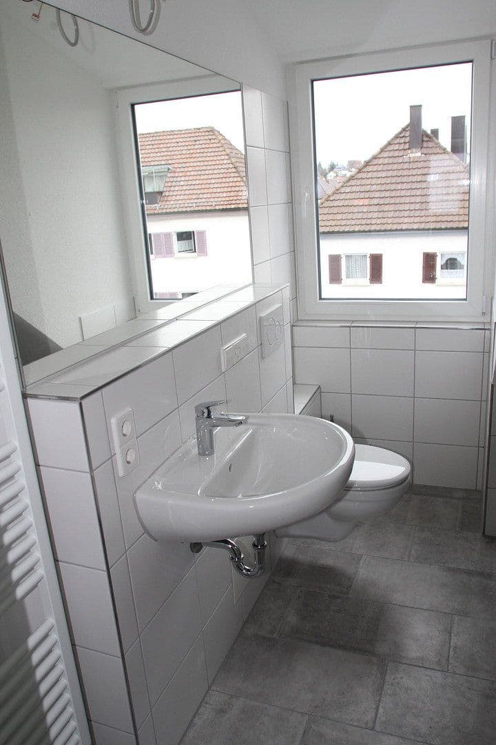 Prenájom bytu 2-izbový 85 m², Reutlingen, Bádensko-Wurttembersko Prenájom bytu 2-izbový 85 m², Reutlingen, Bádensko-Wurttembersko