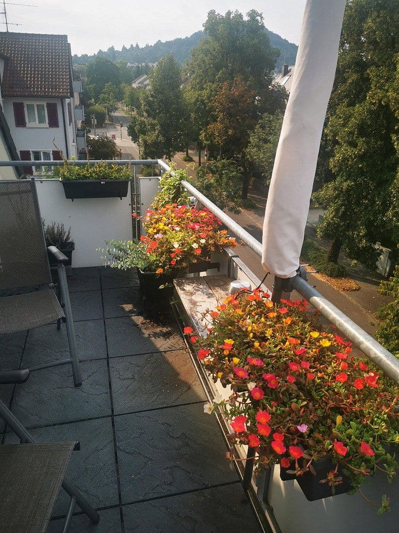 Prenájom bytu 2-izbový 85 m², Reutlingen, Bádensko-Wurttembersko Prenájom bytu 2-izbový 85 m², Reutlingen, Bádensko-Wurttembersko