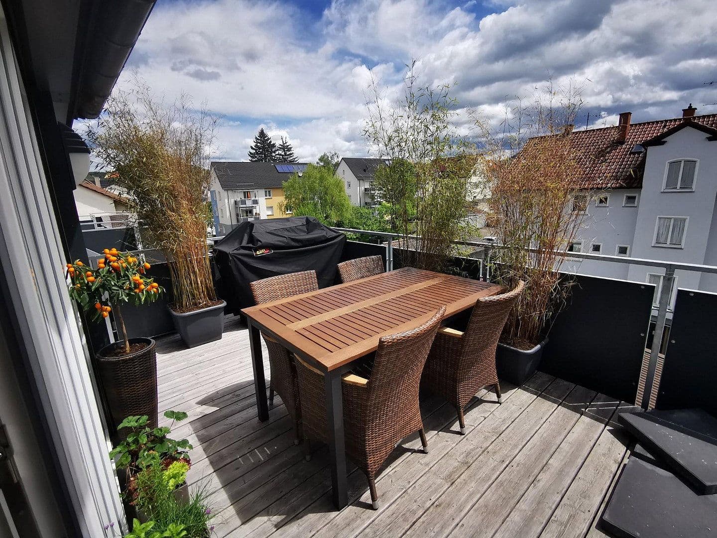 Prenájom bytu 2-izbový 85 m², Reutlingen, Bádensko-Wurttembersko Prenájom bytu 2-izbový 85 m², Reutlingen, Bádensko-Wurttembersko