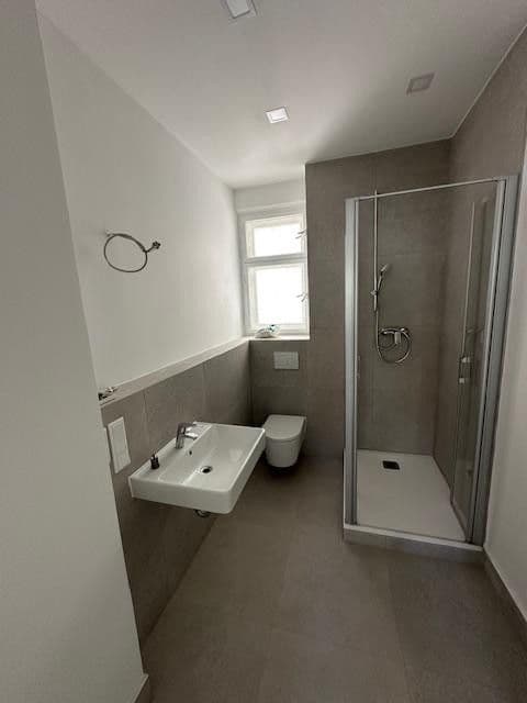 Prenájom bytu 3-izbový 90 m², Waldstromerstr. 18, Nürnberg, Bavorsko Prenájom bytu 3-izbový 90 m², Waldstromerstr. 18, Nürnberg, Bavorsko