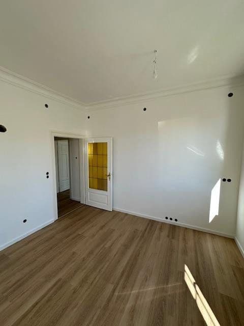 Prenájom bytu 3-izbový 90 m², Waldstromerstr. 18, Nürnberg, Bavorsko Prenájom bytu 3-izbový 90 m², Waldstromerstr. 18, Nürnberg, Bavorsko