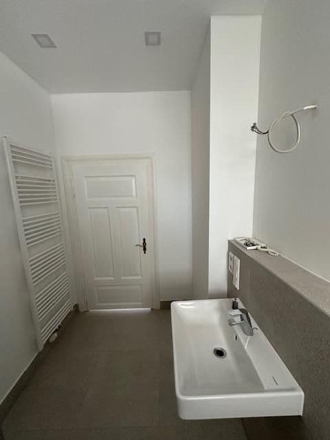 Prenájom bytu 3-izbový 90 m², Waldstromerstr. 18, Nürnberg, Bavorsko Prenájom bytu 3-izbový 90 m², Waldstromerstr. 18, Nürnberg, Bavorsko
