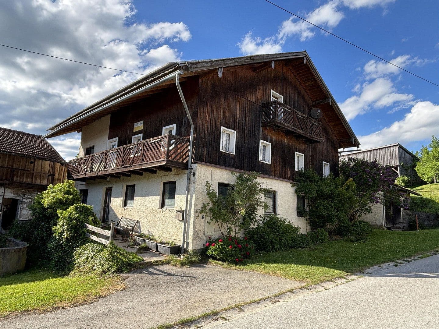 Predaj domu 172 m², pozemek 1.325 m², Nabin 9, Grattersdorf, Bavorsko Predaj domu 172 m², pozemek 1.325 m², Nabin 9, Grattersdorf, Bavorsko
