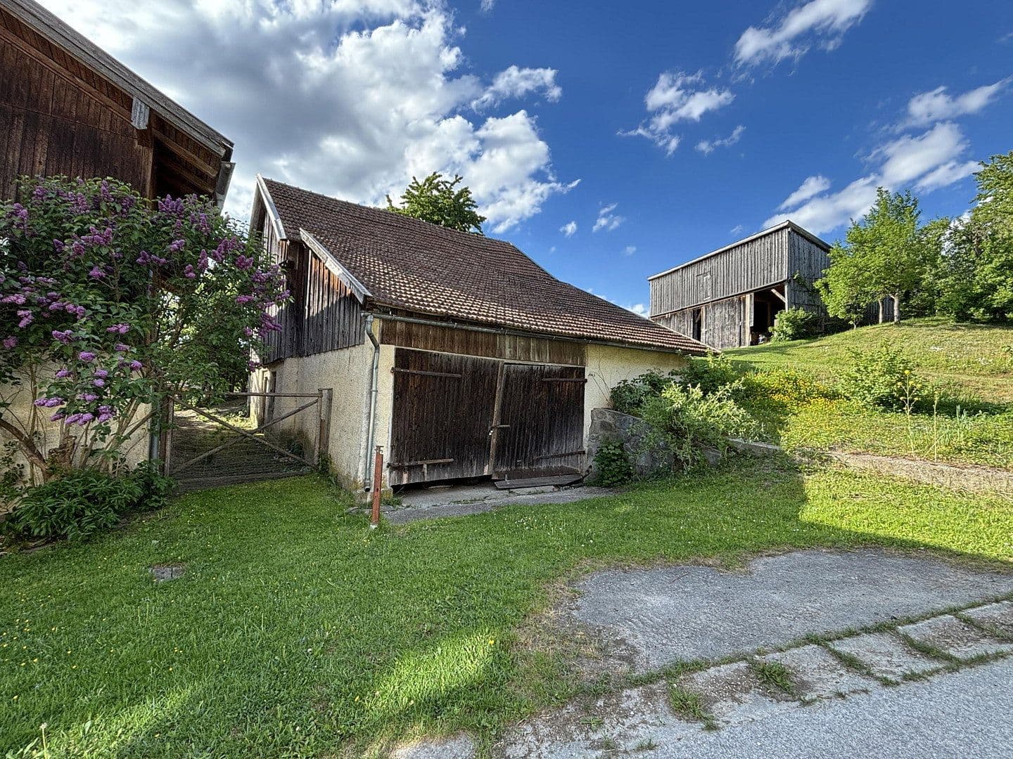 Predaj domu 172 m², pozemek 1.325 m², Nabin 9, Grattersdorf, Bavorsko Predaj domu 172 m², pozemek 1.325 m², Nabin 9, Grattersdorf, Bavorsko