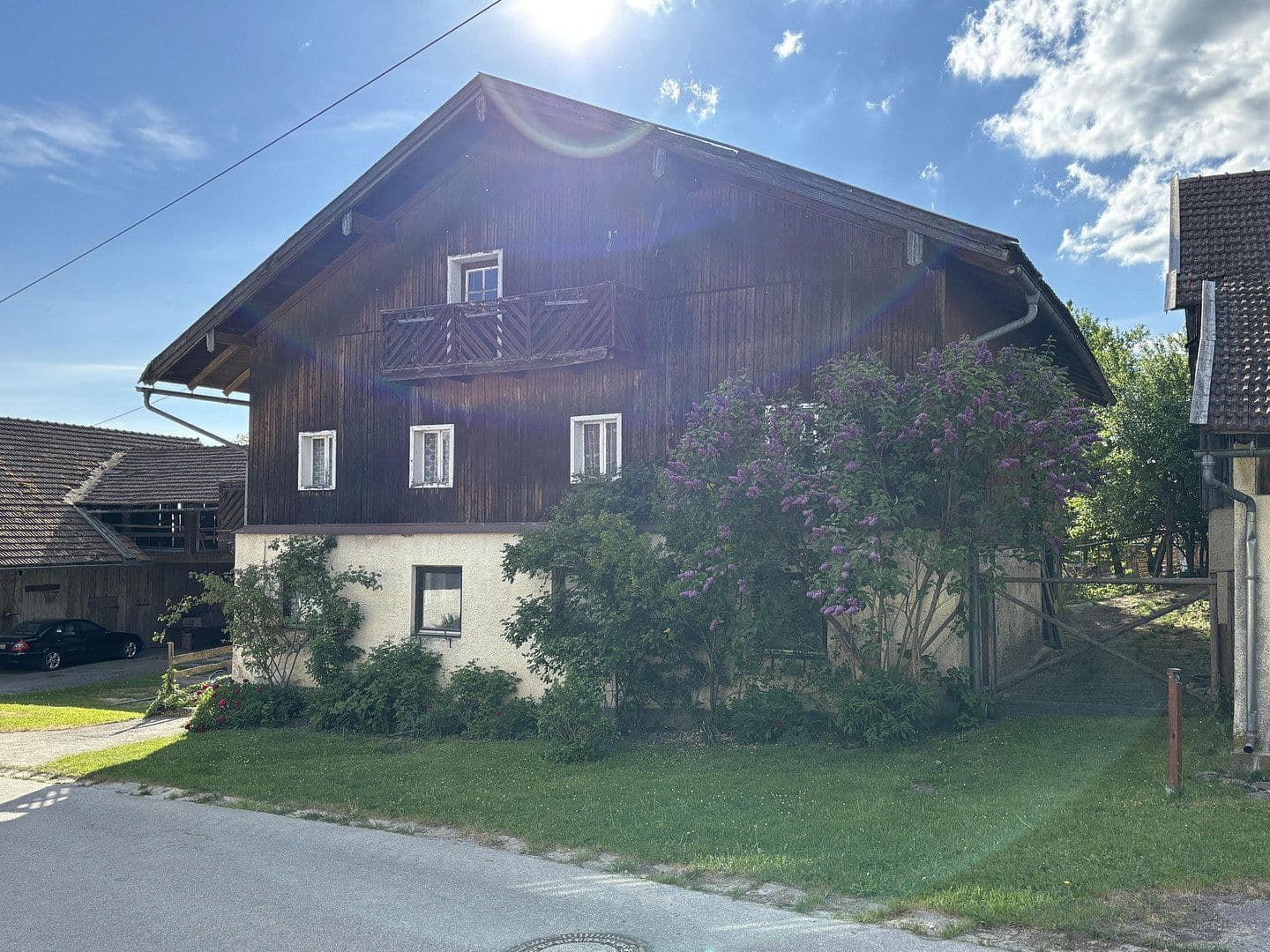 Predaj domu 172 m², pozemek 1.325 m², Nabin 9, Grattersdorf, Bavorsko Predaj domu 172 m², pozemek 1.325 m², Nabin 9, Grattersdorf, Bavorsko