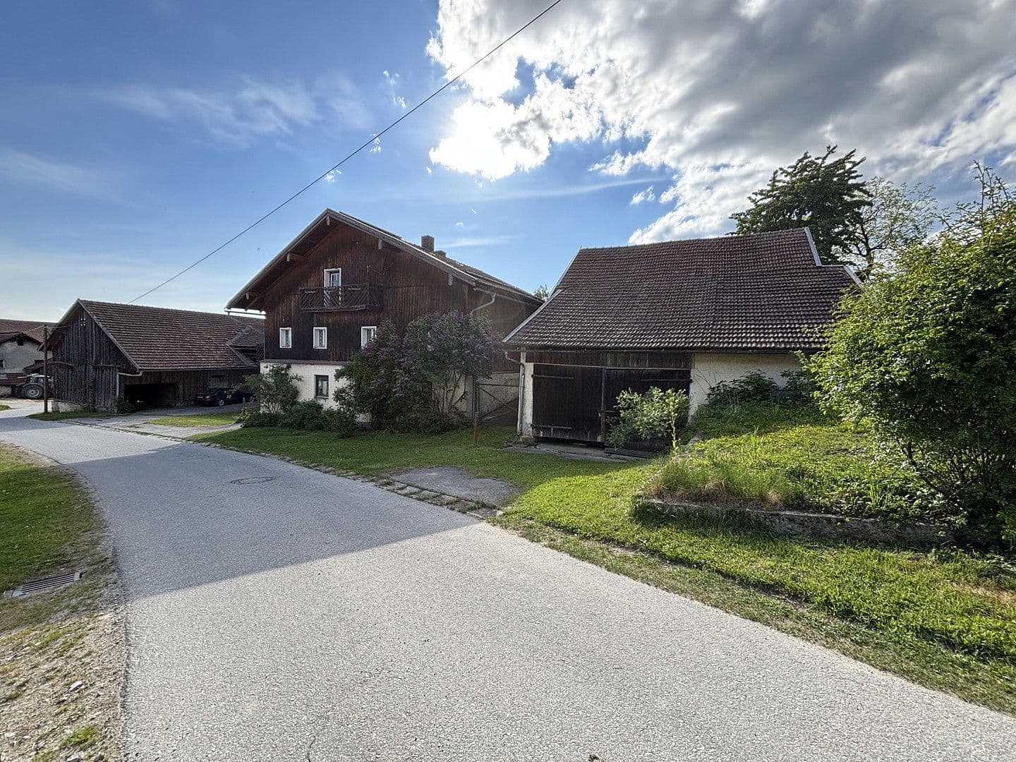 Predaj domu 172 m², pozemek 1.325 m², Nabin 9, Grattersdorf, Bavorsko Predaj domu 172 m², pozemek 1.325 m², Nabin 9, Grattersdorf, Bavorsko