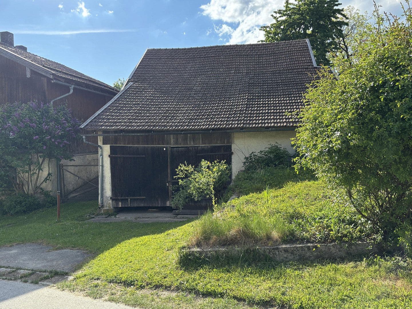 Predaj domu 172 m², pozemek 1.325 m², Nabin 9, Grattersdorf, Bavorsko Predaj domu 172 m², pozemek 1.325 m², Nabin 9, Grattersdorf, Bavorsko