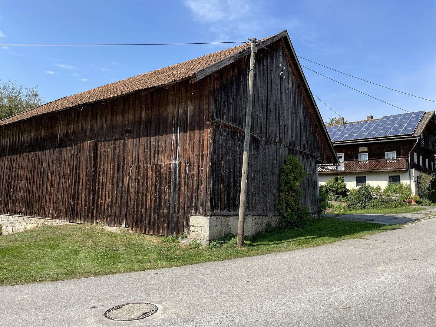 Predaj domu 172 m², pozemek 1.325 m², Nabin 9, Grattersdorf, Bavorsko Predaj domu 172 m², pozemek 1.325 m², Nabin 9, Grattersdorf, Bavorsko
