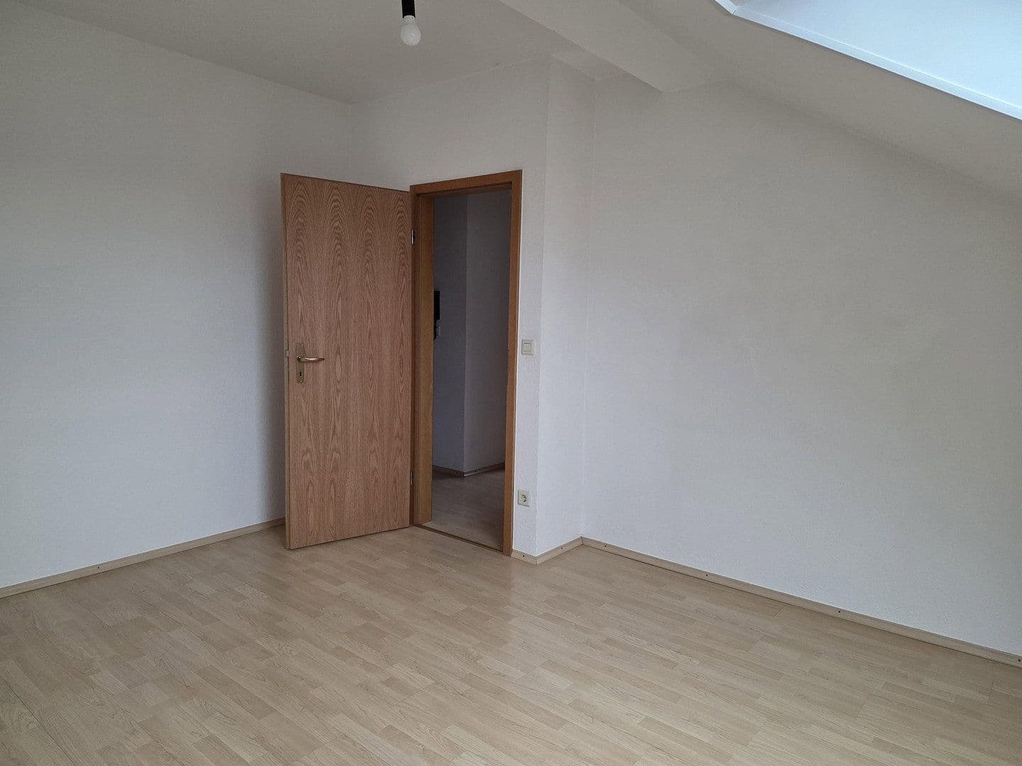 Prenájom bytu 3-izbový 65 m², Landau, Porýnie-Falcko Prenájom bytu 3-izbový 65 m², Landau, Porýnie-Falcko