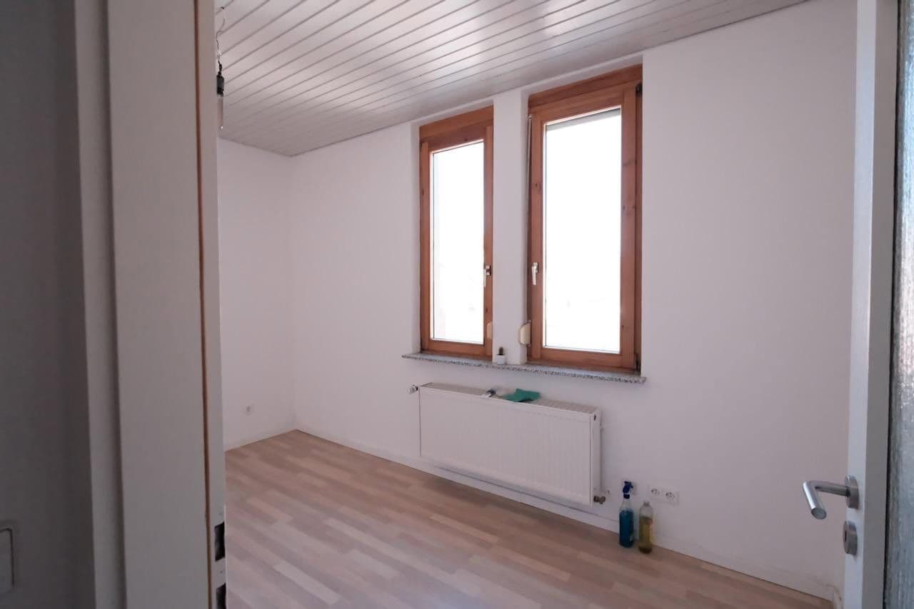 Prenájom bytu 4-izbový 80 m², Stuttgart, Bádensko-Wurttembersko Prenájom bytu 4-izbový 80 m², Stuttgart, Bádensko-Wurttembersko