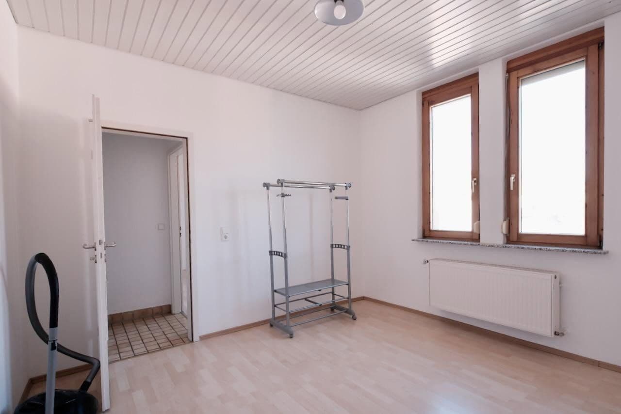 Prenájom bytu 4-izbový 80 m², Stuttgart, Bádensko-Wurttembersko Prenájom bytu 4-izbový 80 m², Stuttgart, Bádensko-Wurttembersko