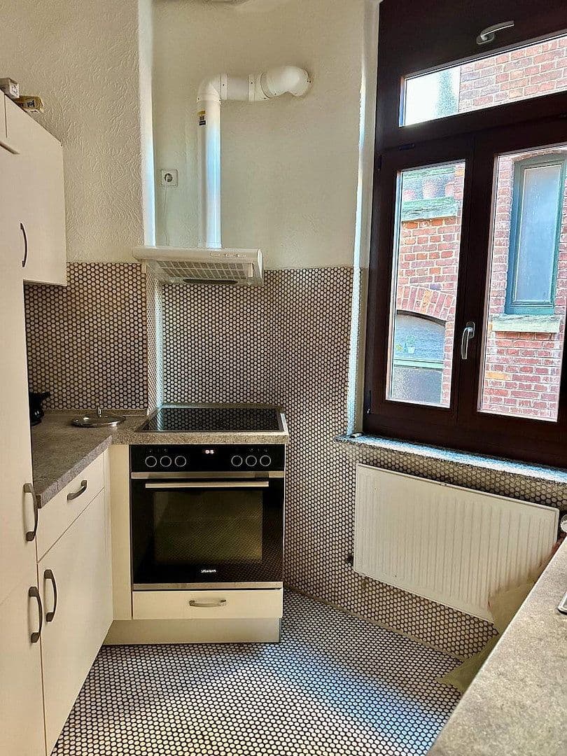 Prenájom bytu 4-izbový 80 m², Stuttgart, Bádensko-Wurttembersko Prenájom bytu 4-izbový 80 m², Stuttgart, Bádensko-Wurttembersko