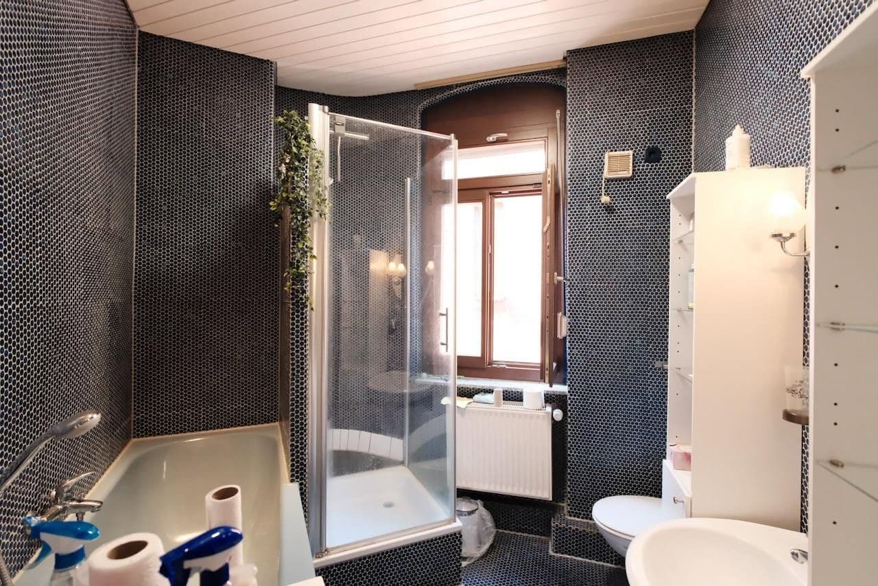 Prenájom bytu 4-izbový 80 m², Stuttgart, Bádensko-Wurttembersko Prenájom bytu 4-izbový 80 m², Stuttgart, Bádensko-Wurttembersko