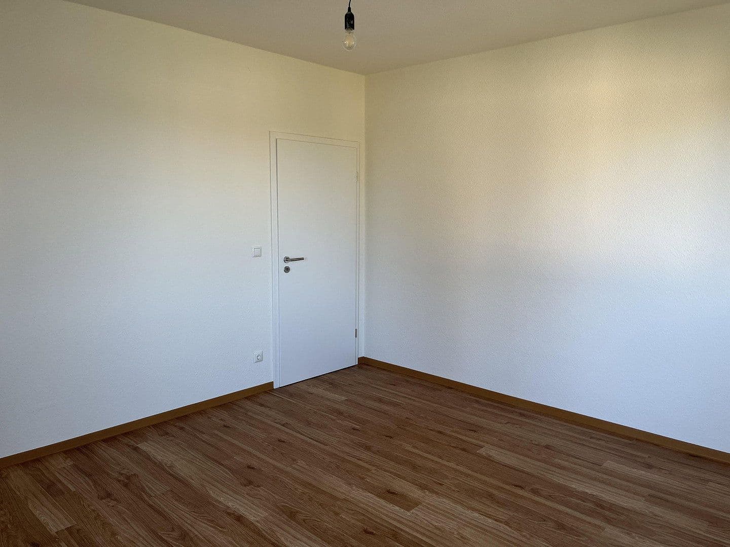Prenájom bytu 3-izbový 80 m², Andernach, Porýnie-Falcko Prenájom bytu 3-izbový 80 m², Andernach, Porýnie-Falcko