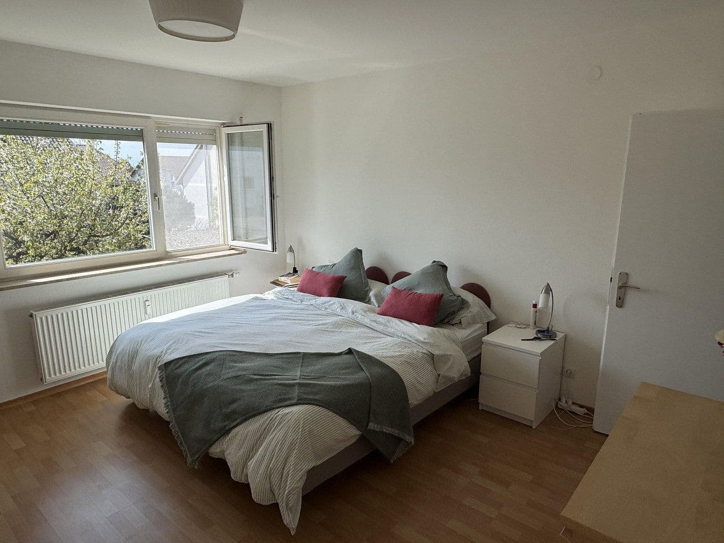 Prenájom bytu 3-izbový 88 m², Immenstaad am Bodensee, Bádensko-Wurttembersko Prenájom bytu 3-izbový 88 m², Immenstaad am Bodensee, Bádensko-Wurttembersko