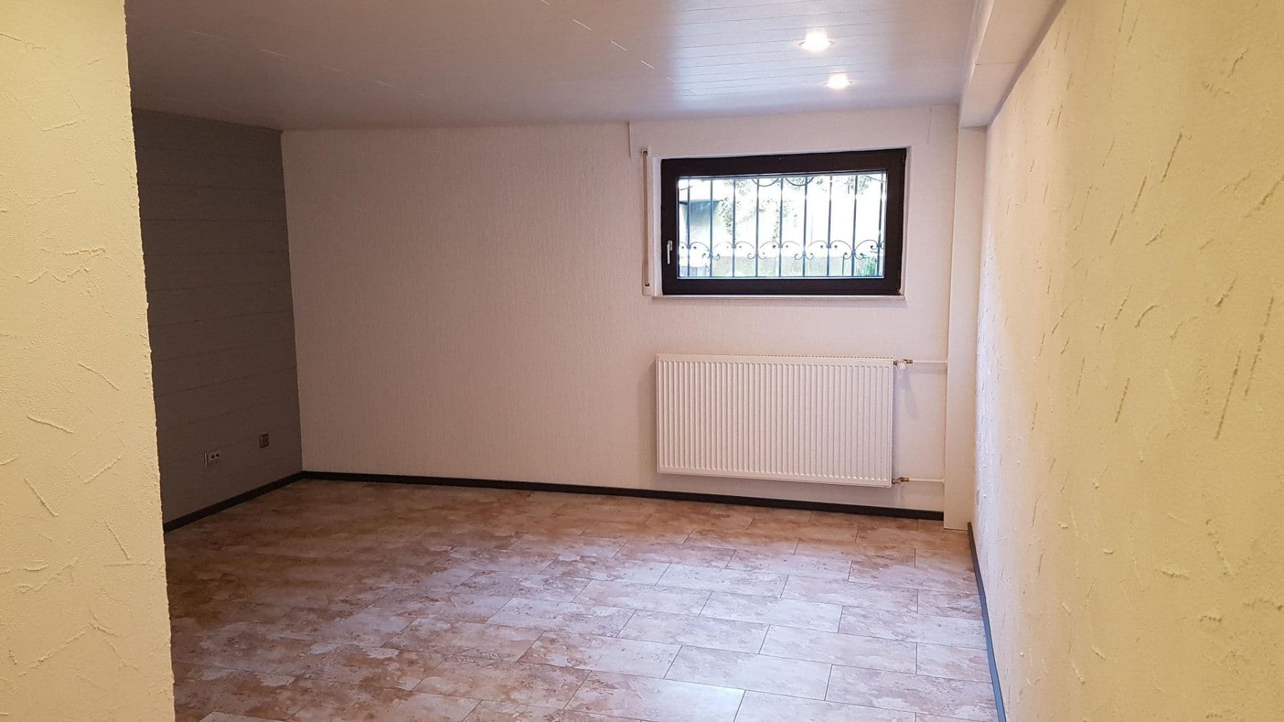 Prenájom bytu 3-izbový 100 m², Böbingen an der Rems, Bádensko-Wurttembersko Prenájom bytu 3-izbový 100 m², Böbingen an der Rems, Bádensko-Wurttembersko