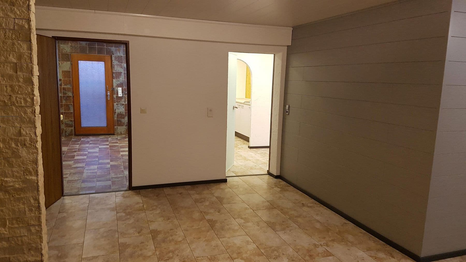 Prenájom bytu 3-izbový 100 m², Böbingen an der Rems, Bádensko-Wurttembersko Prenájom bytu 3-izbový 100 m², Böbingen an der Rems, Bádensko-Wurttembersko
