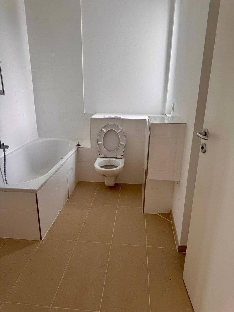 Prenájom bytu 3-izbový 82 m², Offenbach am Main, Hesensko Prenájom bytu 3-izbový 82 m², Offenbach am Main, Hesensko