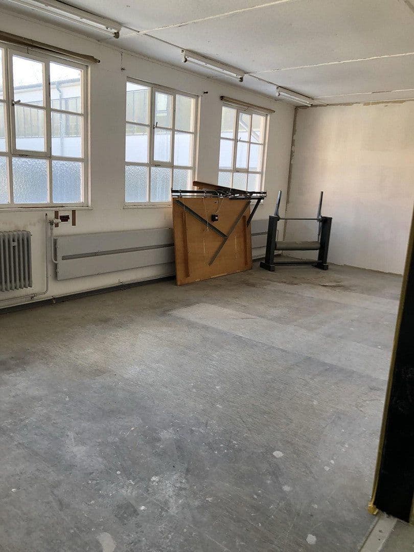 Prenájom nebytového priestoru 1 m², Mittenfeldstr. 6, Göppingen, Bádensko-Wurttembersko Prenájom nebytového priestoru 1 m², Mittenfeldstr. 6, Göppingen, Bádensko-Wurttembersko