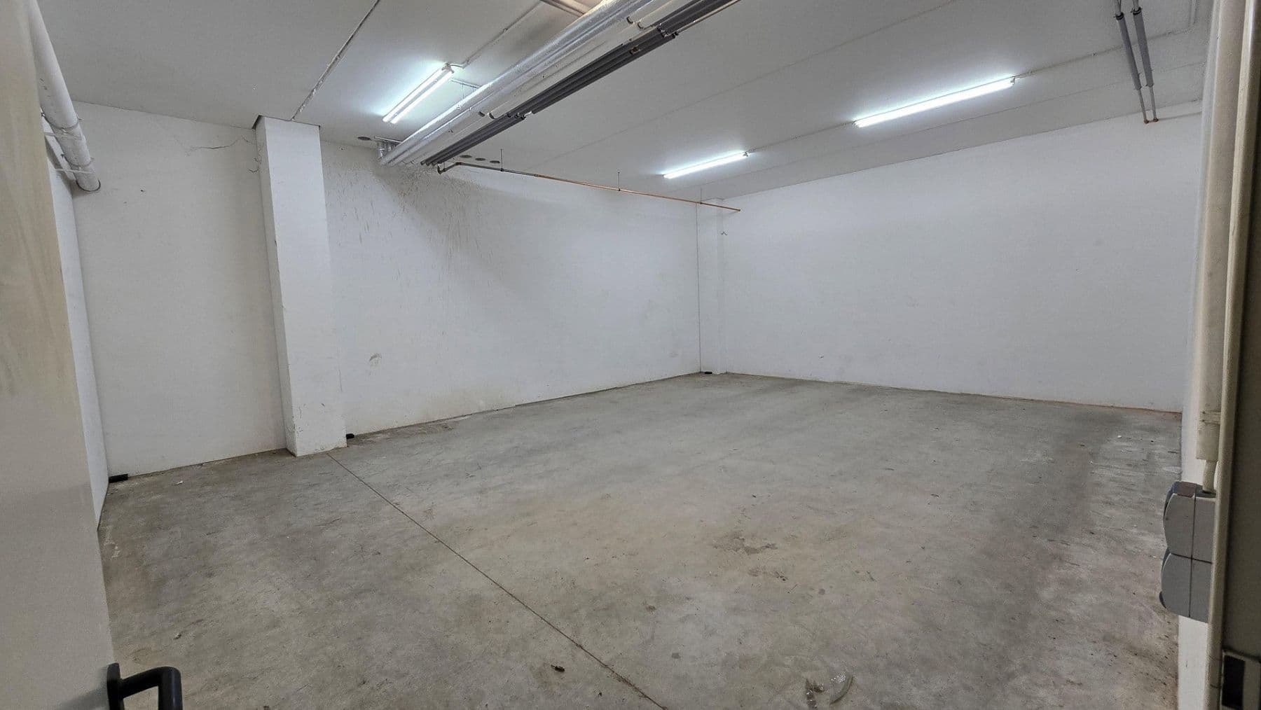 Prenájom nebytového priestoru 1.402 m², Egelseestr. 13, Singen (Hohentwiel), Bádensko-Wurttembersko Prenájom nebytového priestoru 1.402 m², Egelseestr. 13, Singen (Hohentwiel), Bádensko-Wurttembersko