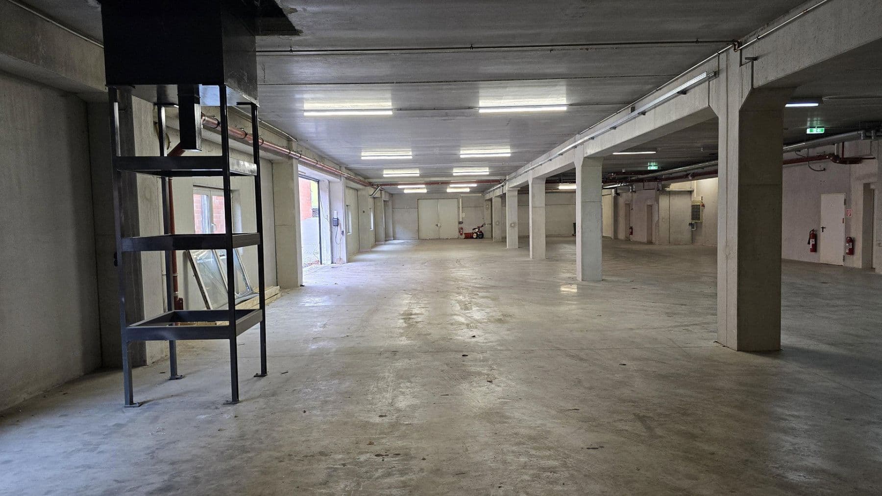 Prenájom nebytového priestoru 1.402 m², Egelseestr. 13, Singen (Hohentwiel), Bádensko-Wurttembersko Prenájom nebytového priestoru 1.402 m², Egelseestr. 13, Singen (Hohentwiel), Bádensko-Wurttembersko