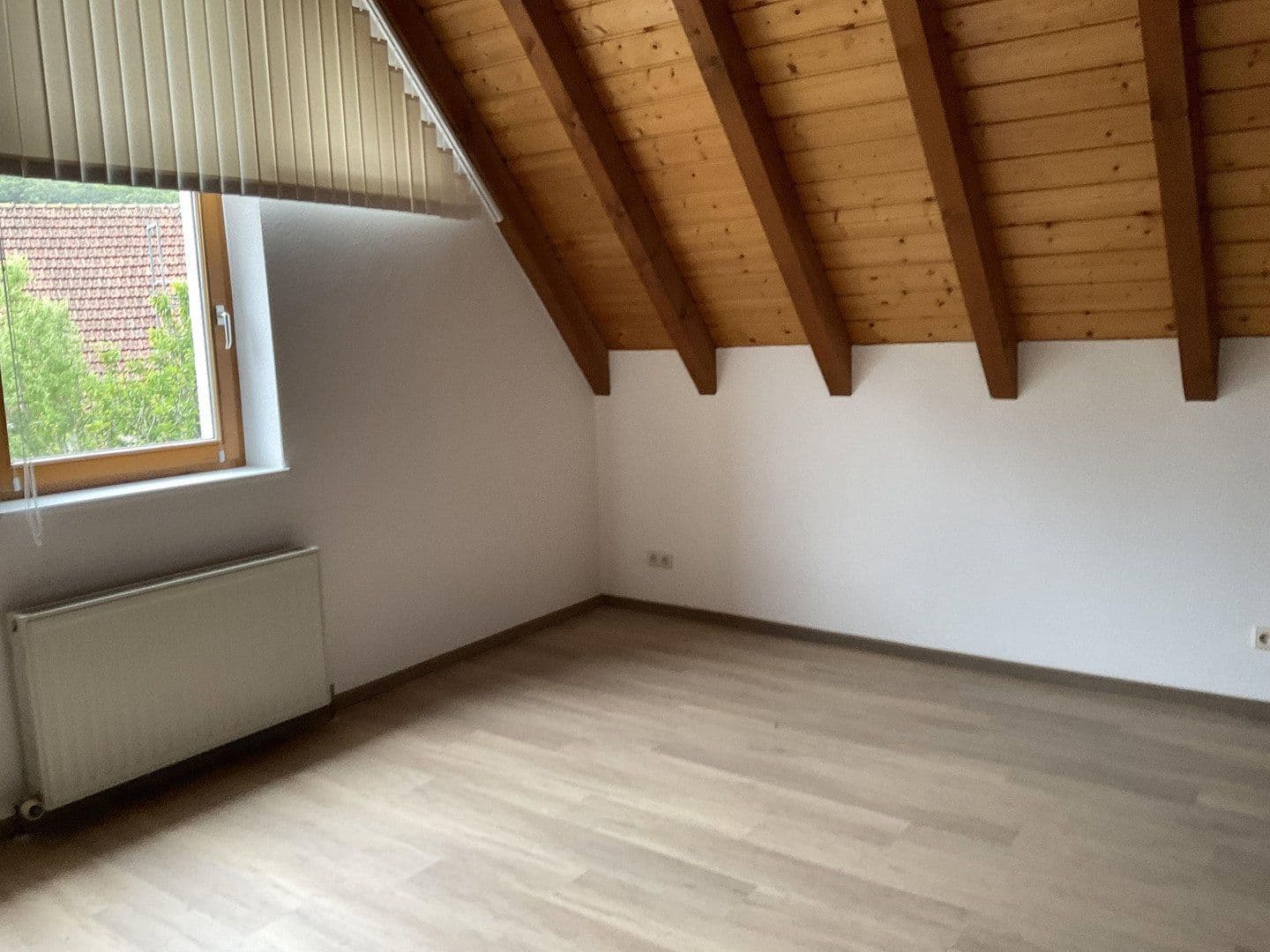 Prenájom bytu 2-izbový 75 m², Kaiserslautern, Porýnie-Falcko Prenájom bytu 2-izbový 75 m², Kaiserslautern, Porýnie-Falcko