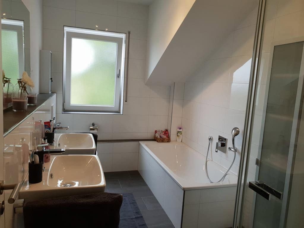 Prenájom bytu 4-izbový 91 m², Baden-Baden, Bádensko-Wurttembersko Prenájom bytu 4-izbový 91 m², Baden-Baden, Bádensko-Wurttembersko
