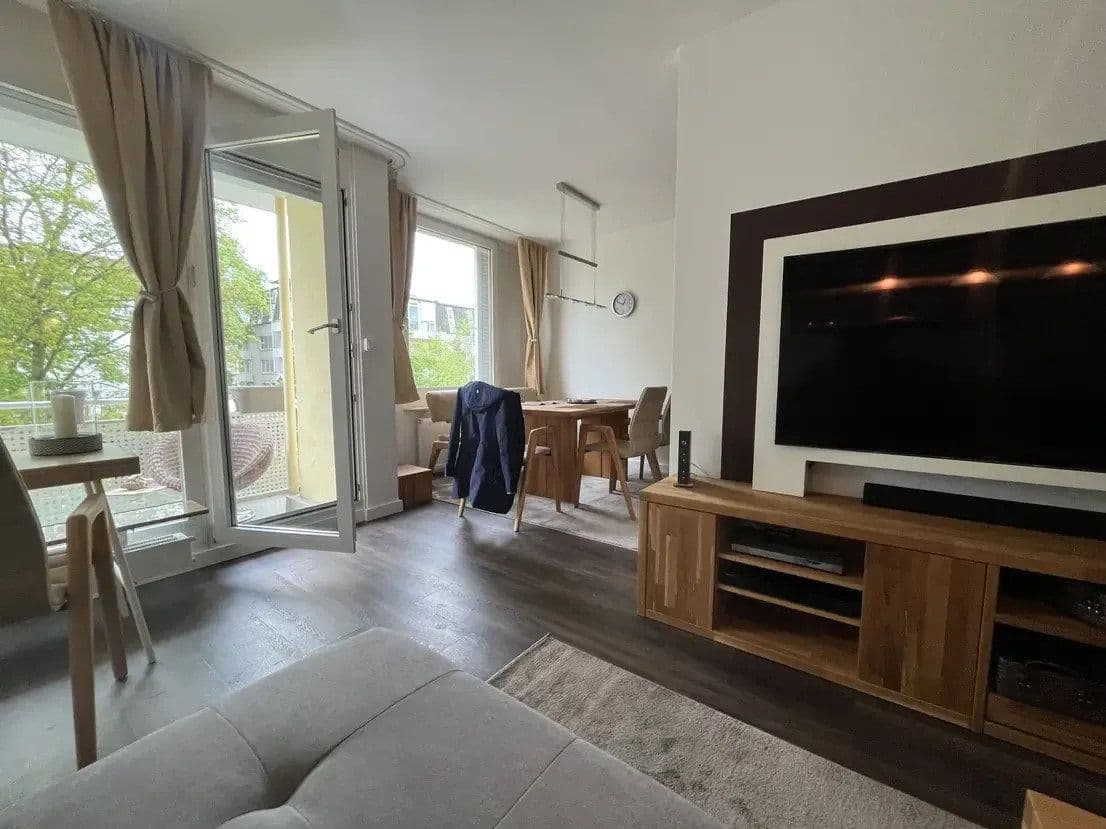 Prenájom bytu 2-izbový 61 m², Berlin, Berlín Prenájom bytu 2-izbový 61 m², Berlin, Berlín