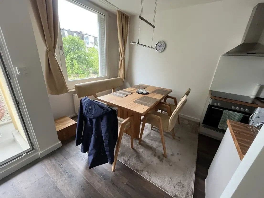 Prenájom bytu 2-izbový 61 m², Berlin, Berlín Prenájom bytu 2-izbový 61 m², Berlin, Berlín