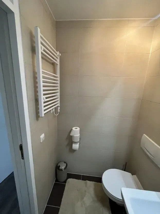 Prenájom bytu 2-izbový 61 m², Berlin, Berlín Prenájom bytu 2-izbový 61 m², Berlin, Berlín