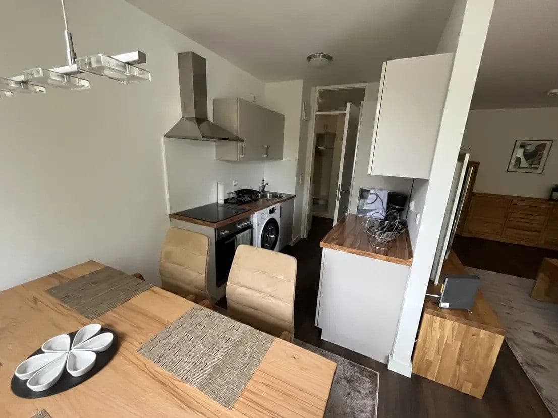 Prenájom bytu 2-izbový 61 m², Berlin, Berlín Prenájom bytu 2-izbový 61 m², Berlin, Berlín