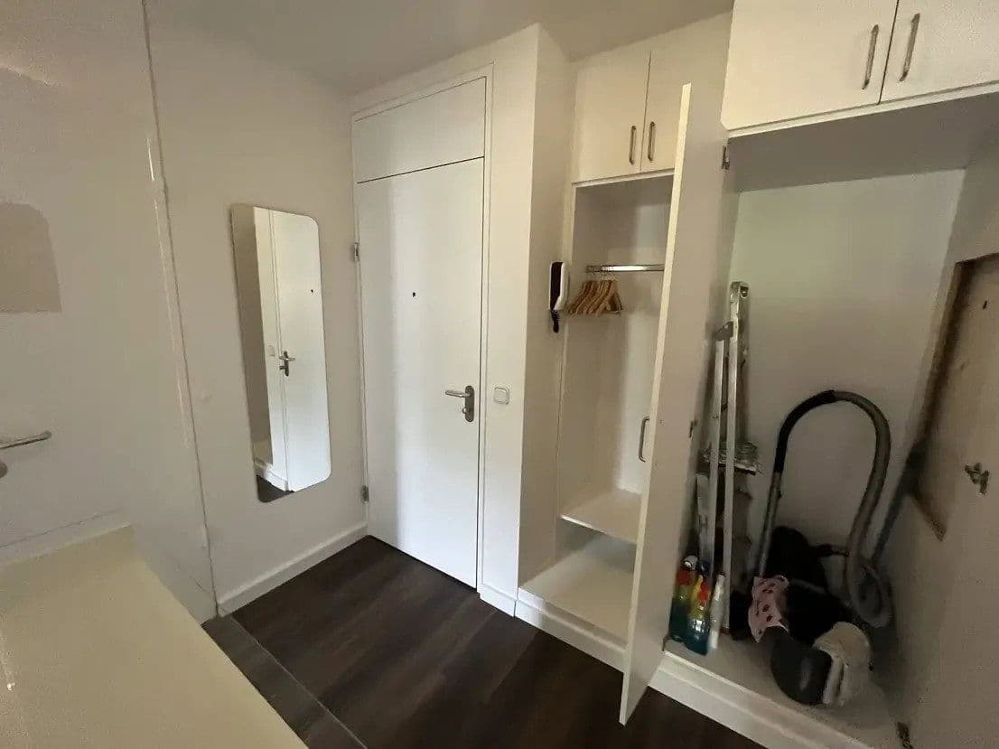 Prenájom bytu 2-izbový 61 m², Berlin, Berlín Prenájom bytu 2-izbový 61 m², Berlin, Berlín