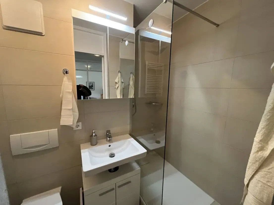 Prenájom bytu 2-izbový 61 m², Berlin, Berlín Prenájom bytu 2-izbový 61 m², Berlin, Berlín