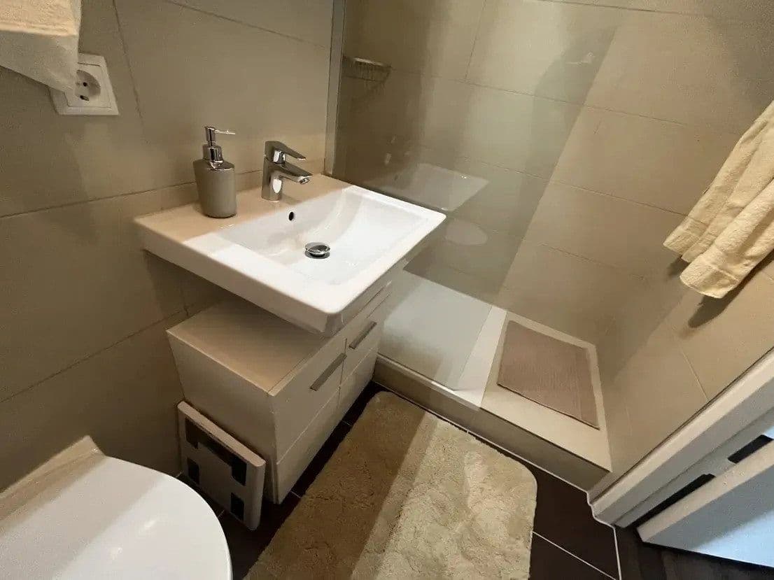Prenájom bytu 2-izbový 61 m², Berlin, Berlín Prenájom bytu 2-izbový 61 m², Berlin, Berlín
