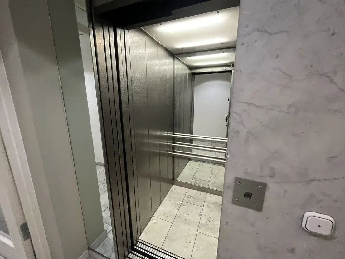 Prenájom bytu 2-izbový 61 m², Berlin, Berlín Prenájom bytu 2-izbový 61 m², Berlin, Berlín