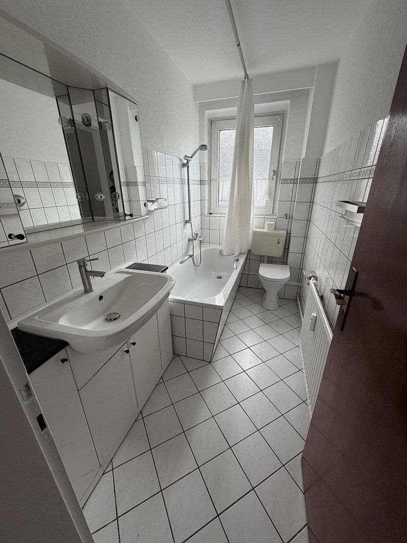 Prenájom bytu 2-izbový 47 m², Franseckystr. 9, Duisburg, Severné Porýnie - Westfálsko Prenájom bytu 2-izbový 47 m², Franseckystr. 9, Duisburg, Severné Porýnie - Westfálsko