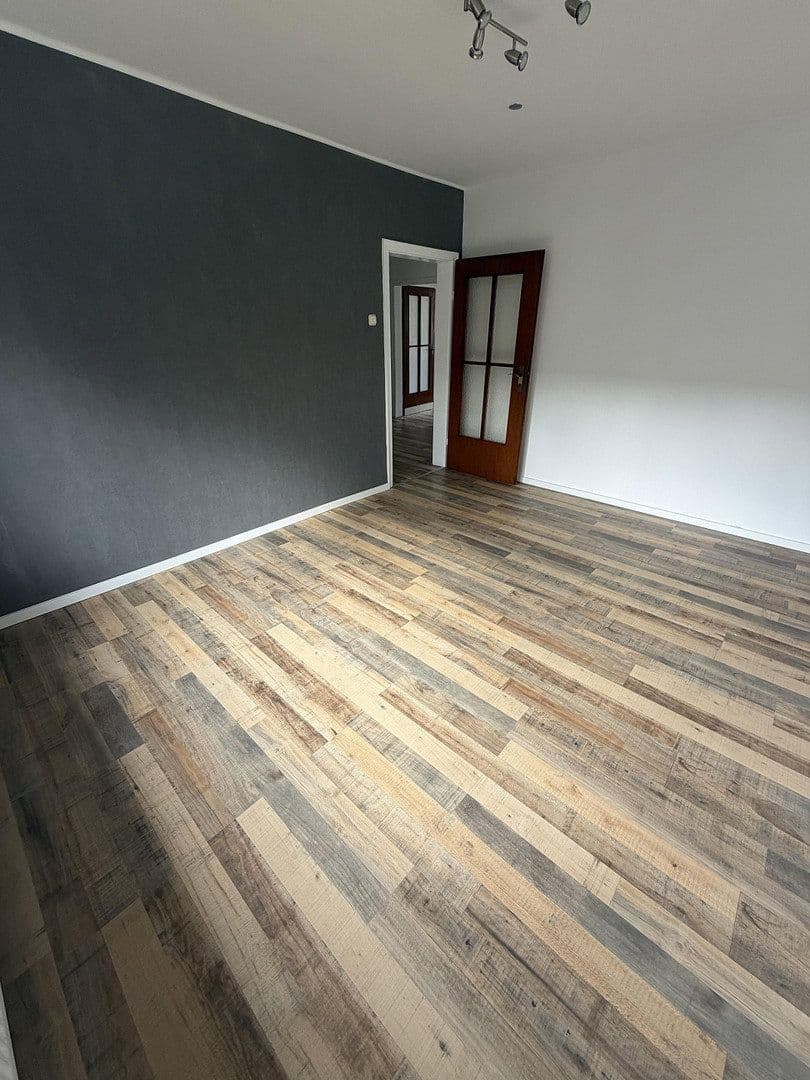Prenájom bytu 2-izbový 47 m², Franseckystr. 9, Duisburg, Severné Porýnie - Westfálsko Prenájom bytu 2-izbový 47 m², Franseckystr. 9, Duisburg, Severné Porýnie - Westfálsko