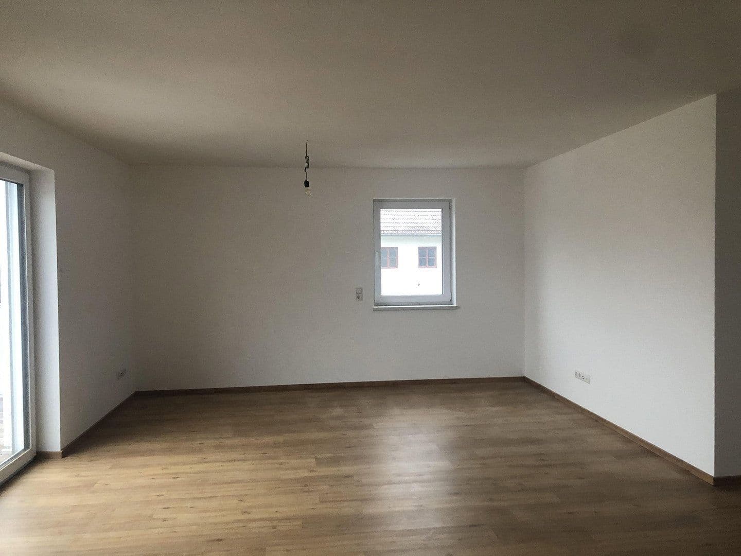Prenájom bytu 3-izbový 86 m², Tiefenbach, Bavorsko Prenájom bytu 3-izbový 86 m², Tiefenbach, Bavorsko