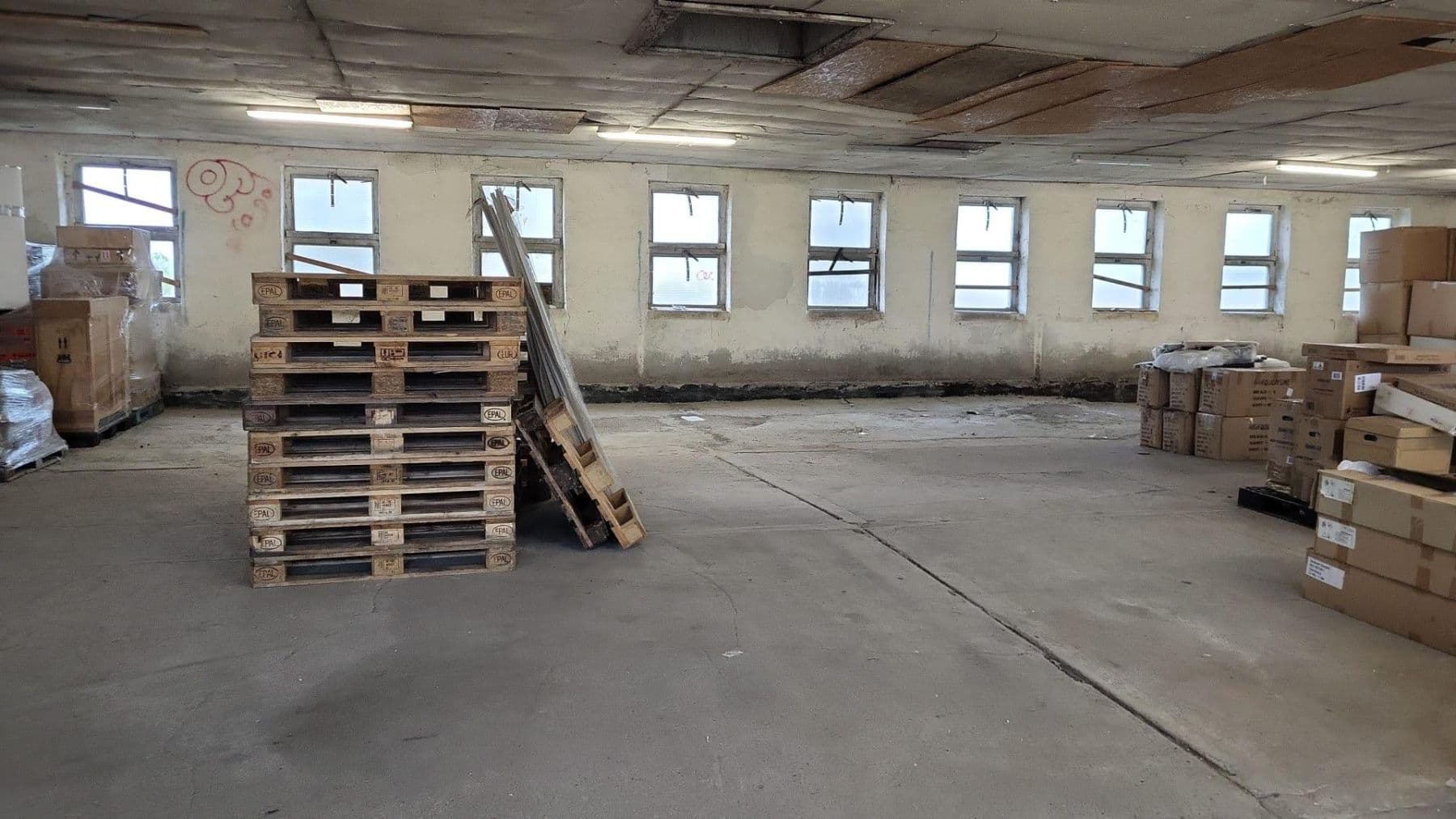 Prenájom nebytového priestoru 300 m², Kraatzerweg 3, Gransee, Brandenbursko Prenájom nebytového priestoru 300 m², Kraatzerweg 3, Gransee, Brandenbursko