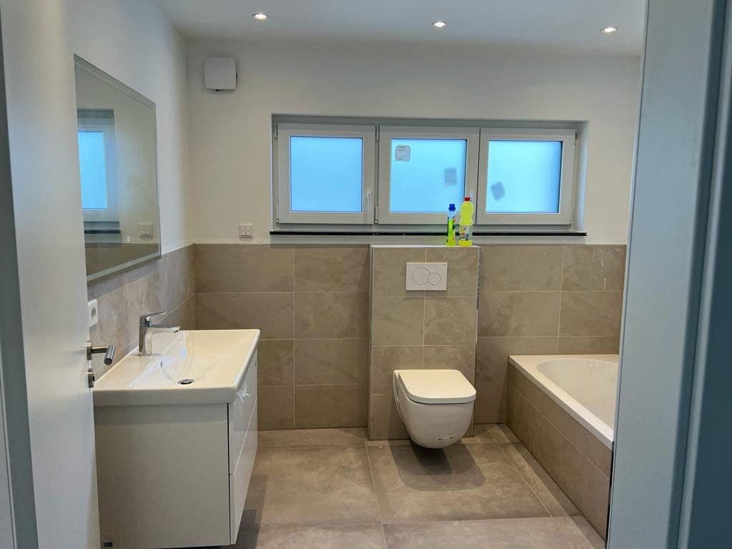 Prenájom domu 230 m², pozemek 300 m², Neuberg, Hesensko Prenájom domu 230 m², pozemek 300 m², Neuberg, Hesensko