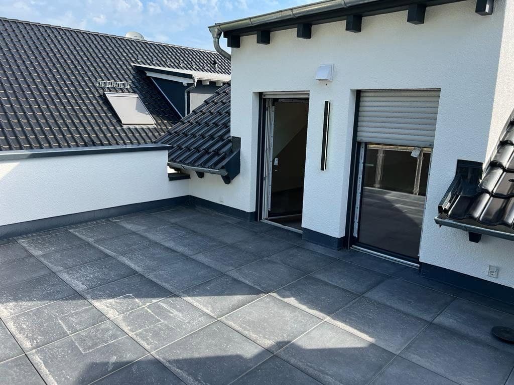 Prenájom domu 230 m², pozemek 300 m², Neuberg, Hesensko Prenájom domu 230 m², pozemek 300 m², Neuberg, Hesensko