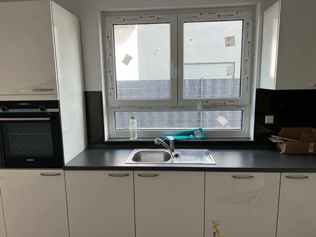 Prenájom domu 230 m², pozemek 300 m², Neuberg, Hesensko Prenájom domu 230 m², pozemek 300 m², Neuberg, Hesensko