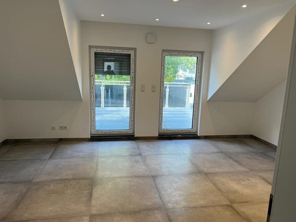 Prenájom domu 230 m², pozemek 300 m², Neuberg, Hesensko Prenájom domu 230 m², pozemek 300 m², Neuberg, Hesensko