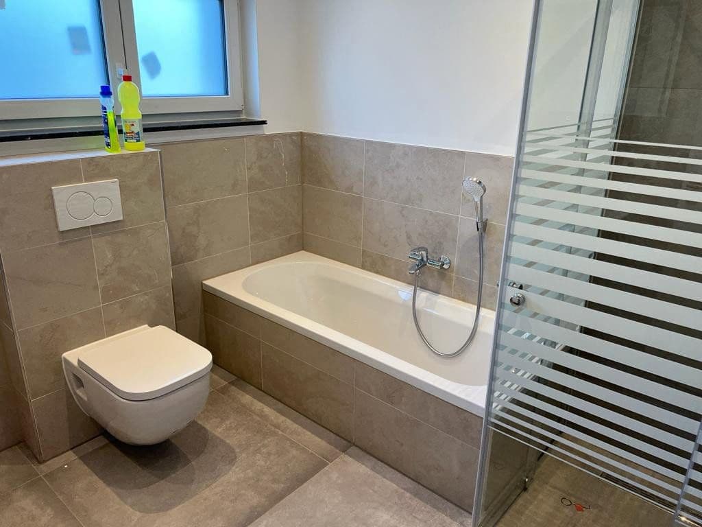 Prenájom domu 230 m², pozemek 300 m², Neuberg, Hesensko Prenájom domu 230 m², pozemek 300 m², Neuberg, Hesensko