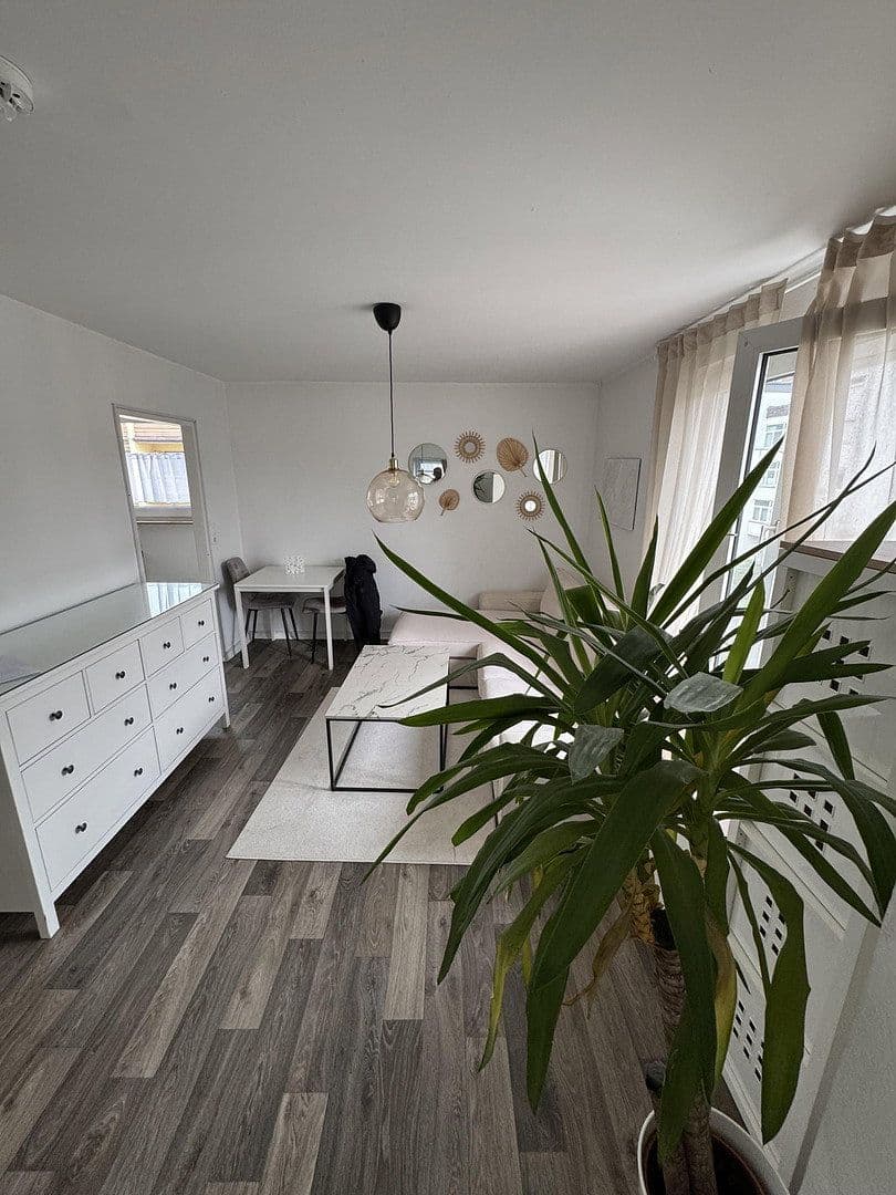 Prenájom bytu 2-izbový 41 m², Schmittener Str. 1, Frankfurt am Main, Hesensko Prenájom bytu 2-izbový 41 m², Schmittener Str. 1, Frankfurt am Main, Hesensko